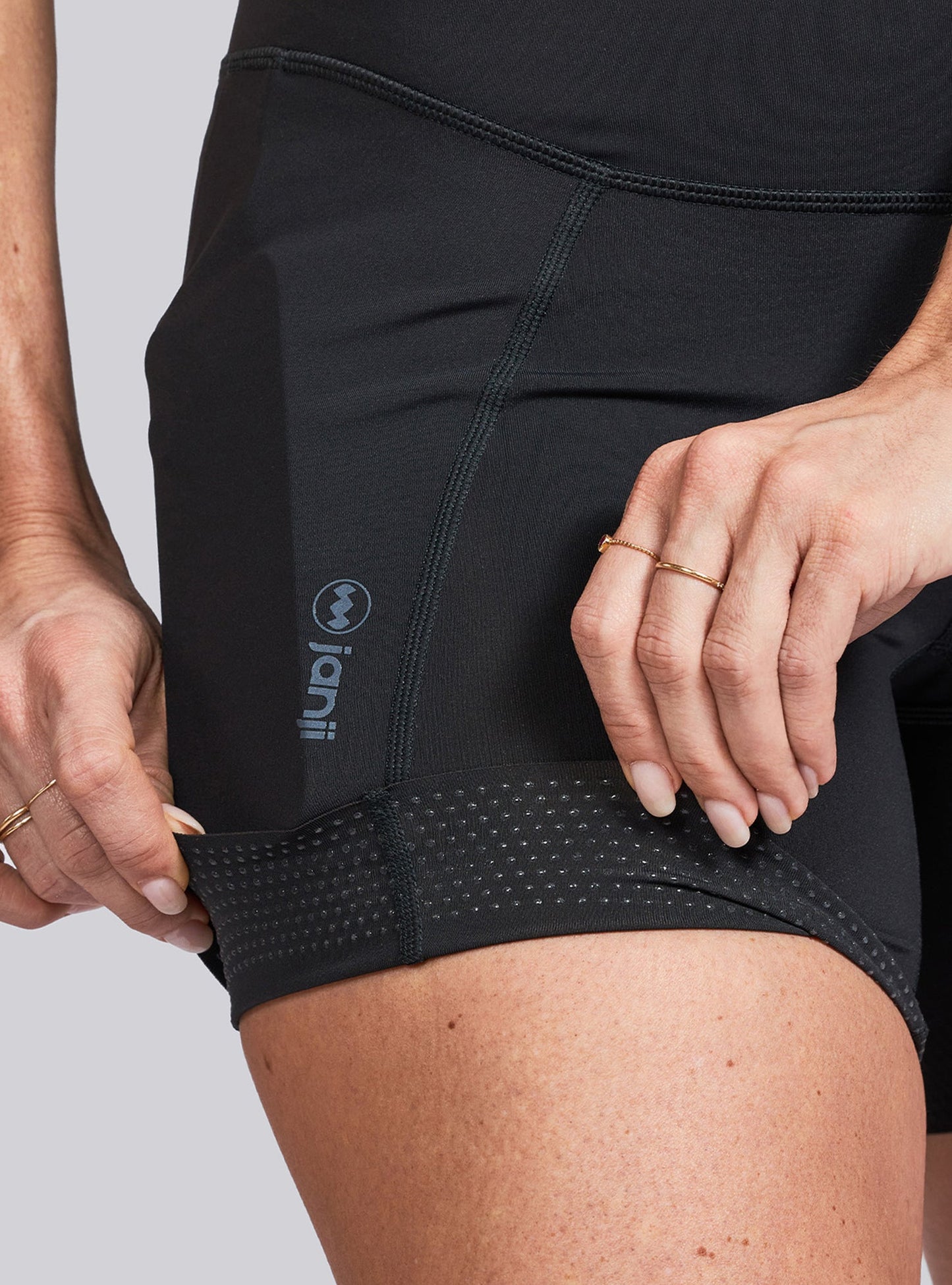 W's 5" Pace Short